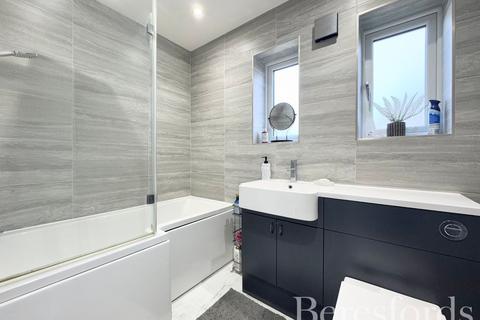49 Claremont Road, Hornchurch, RM11 1BY