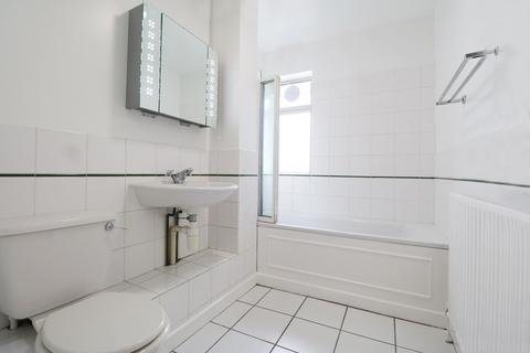 Flat 16, Blenheim Court Wellesley Road, Sutton, SM2 5BW