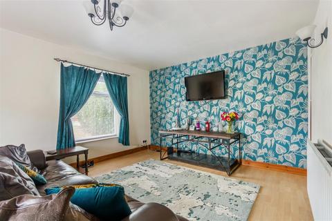3 bedroom end of terrace house for sale, Greenlea Avenue, Leeds LS19