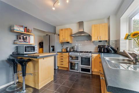 3 bedroom end of terrace house for sale, Greenlea Avenue, Leeds LS19