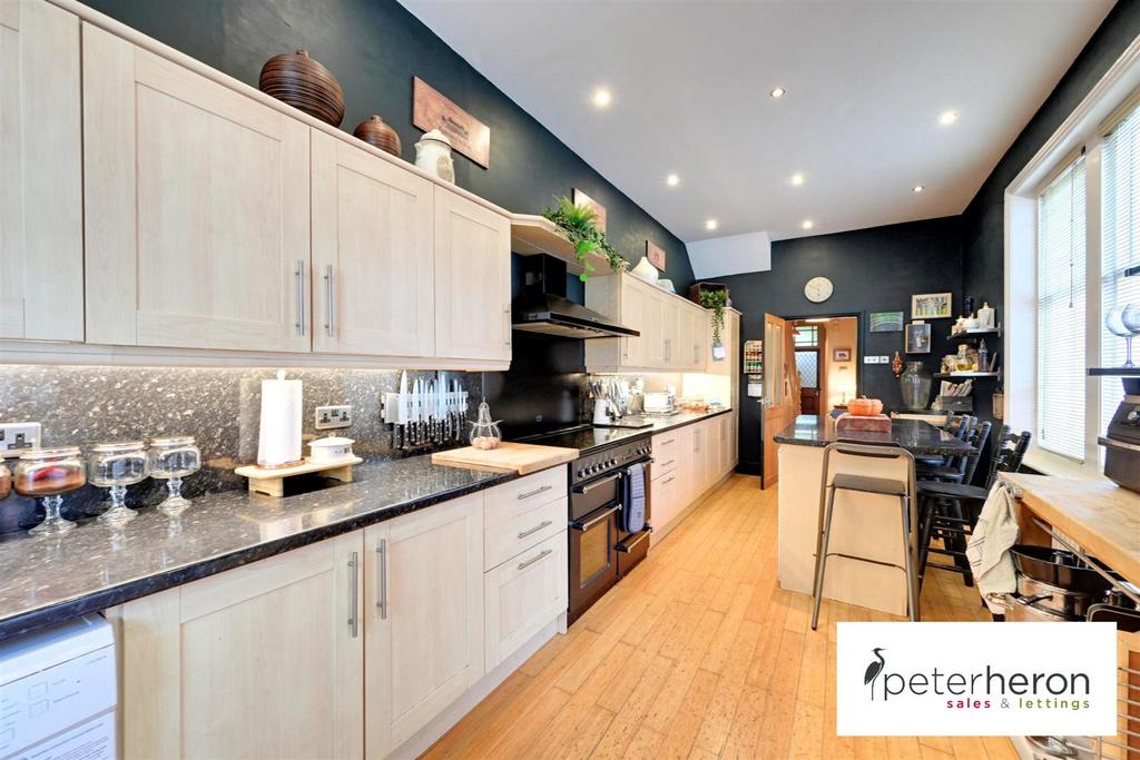 Breakfasting Kitchen