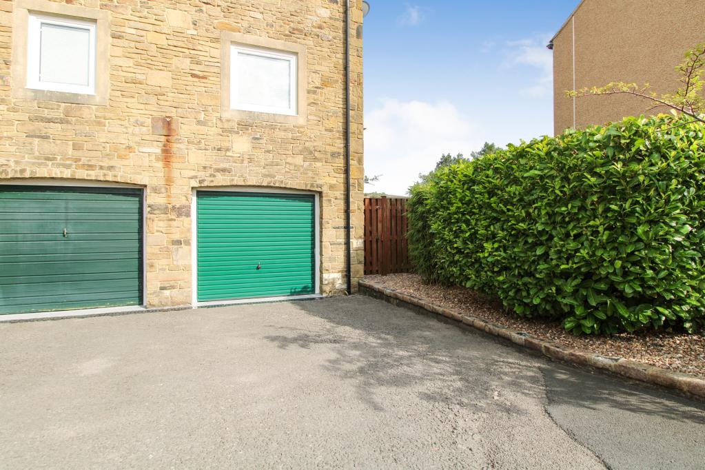 Garage/Parking