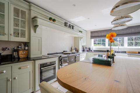 5 bedroom detached house for sale, Woodend Drive, Sunninghill
