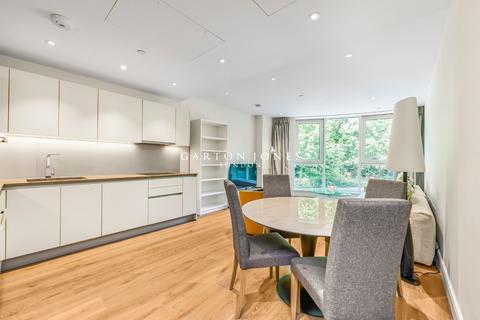 2 bedroom apartment for sale, Altissima House, 340 Queenstown Road, London, SW11