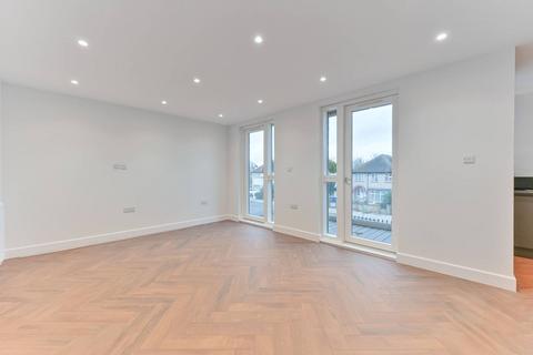 Norbury Avenue, Norbury, London, SW16