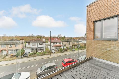 3 bedroom flat to rent, Norbury Avenu, Norbury, London, SW16