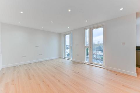 3 bedroom flat to rent, Norbury Avenu, Norbury, London, SW16