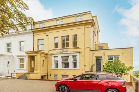 Flat 7, 113 Central Hill, London, SE19 1BY