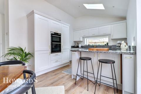 3 bedroom detached bungalow for sale, Meadow Rise, Hemsby