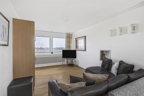 1 bedroom flat for sale, Austin Road, SW11