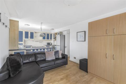 1 bedroom flat for sale, Austin Road, SW11