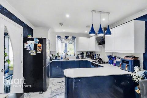 2 bedroom semi-detached house for sale, Sandpiper Way, King's Lynn