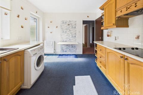 3 bedroom bungalow for sale, Moorlands Park, Whitby YO21
