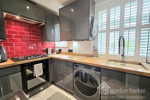3 bedroom maisonette for sale, Malmesbury Park Road, Bournemouth BH8