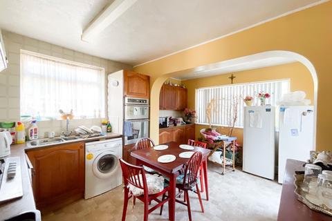 undefined, Leigh-on-Sea SS9