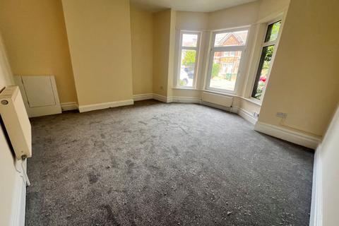 2 bedroom maisonette to rent, Darwin Road, Southampton SO15