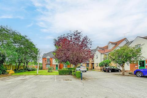 1 bedroom flat for sale, Cherry Orchard, Southminster