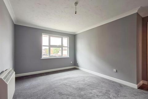 1 bedroom flat for sale, Cherry Orchard, Southminster