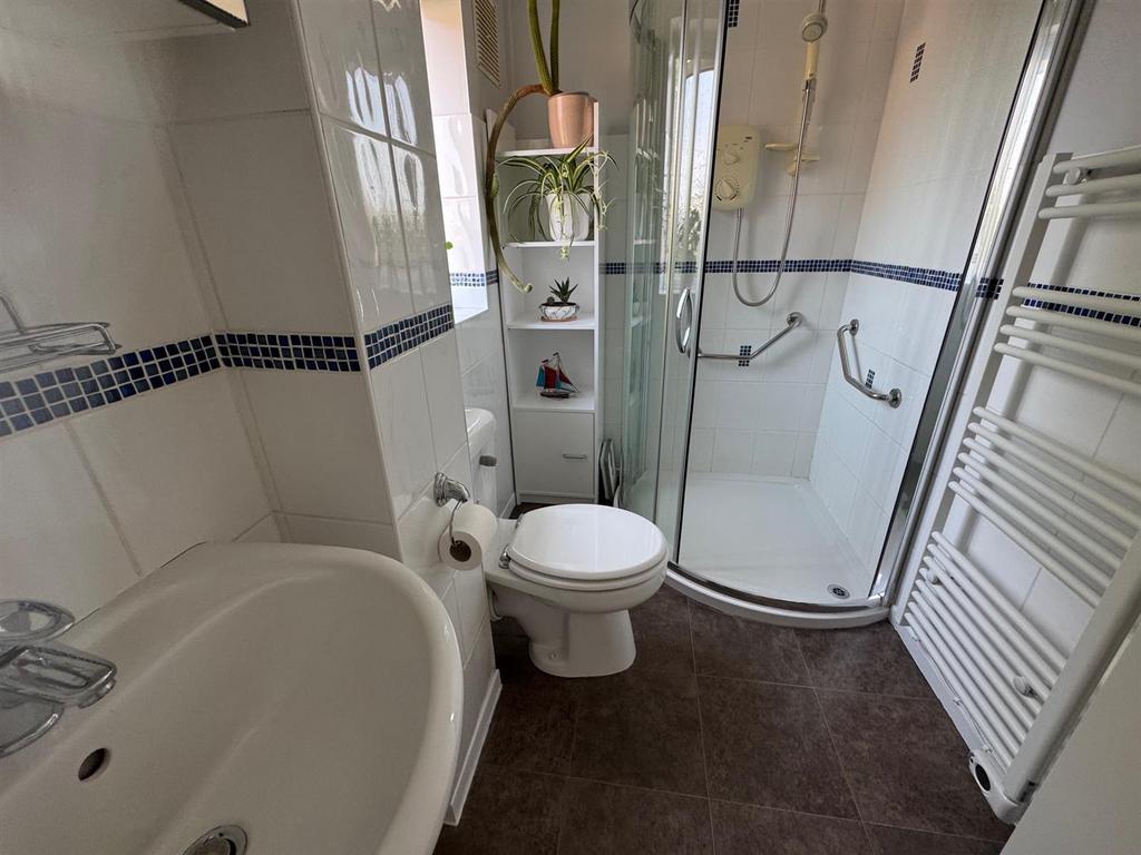 Shower Room.jpg