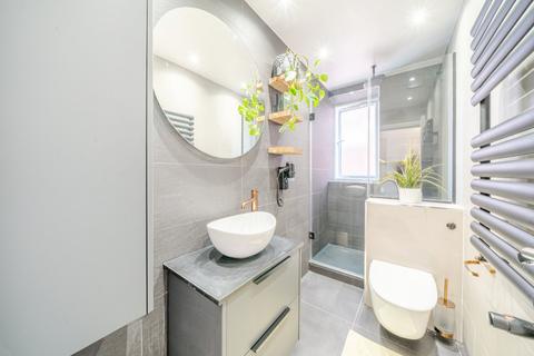 2 bedroom flat for sale, Wandsworth Road, London, SW8