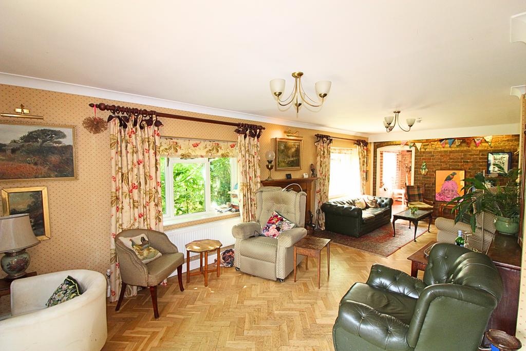 Lounge 1