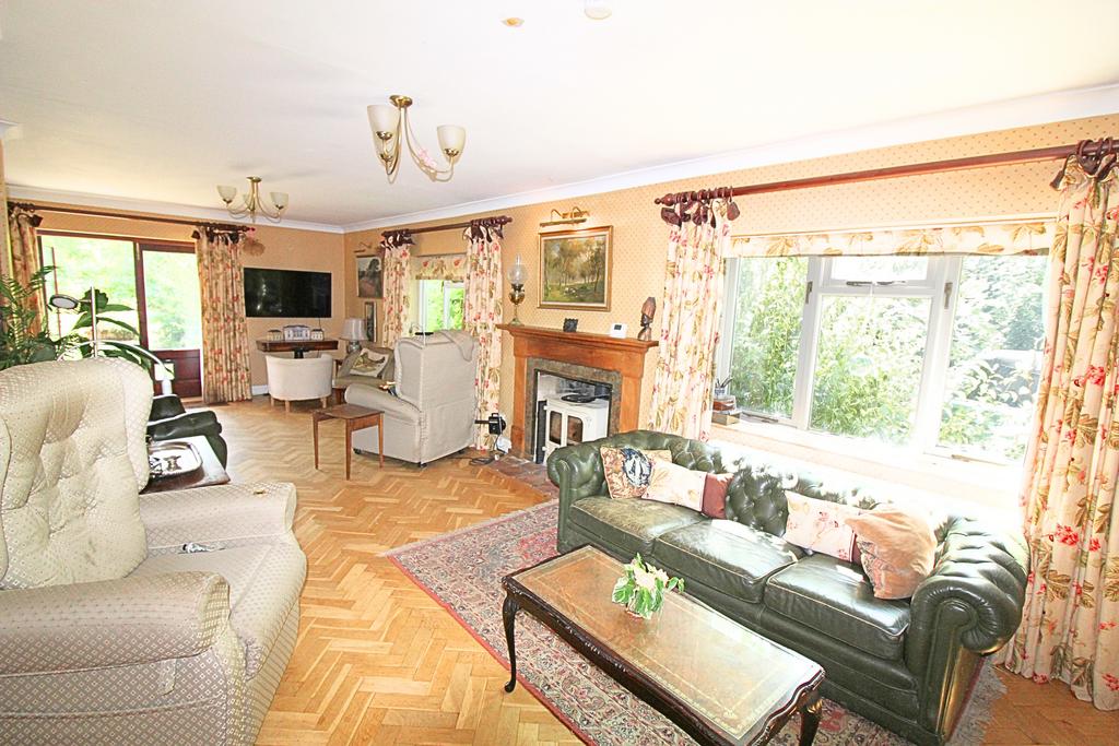 Lounge 2