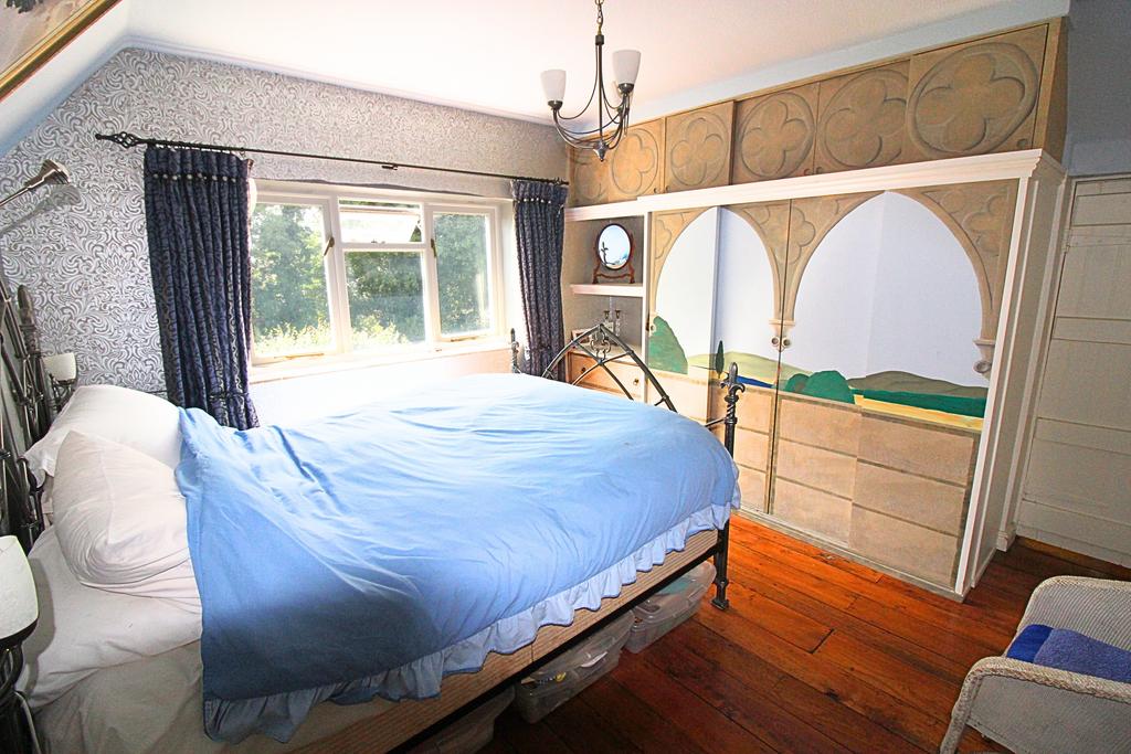 Midlle room