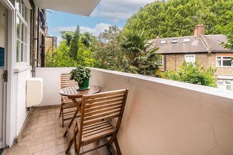 3 bedroom flat for sale, Kennington Lane, London SE11