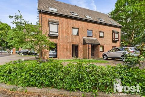 undefined, The Oaks, Moormede Crescent, Staines-upon-Thames, Surrey, TW18
