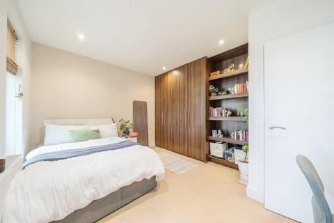 3 bedroom apartment for sale, Southwark Park Road, London, SE16