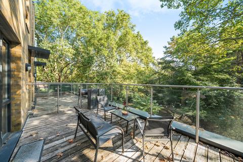 3 bedroom apartment for sale, Southwark Park Road, London, SE16