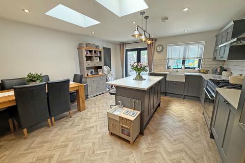 3 bedroom semi-detached house for sale, Wendron Grove, Birmingham, B14 6LL