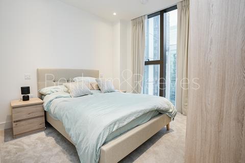 2 bedroom apartment to rent, Marsh Wall, Canary Wharf E14