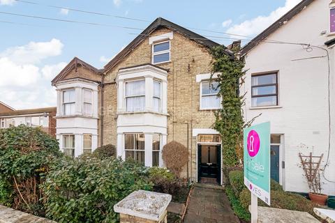 2 bedroom flat for sale - Montem Road, New Malden