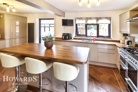 5 bedroom detached house for sale, Whimbrel Drive, Bradwell