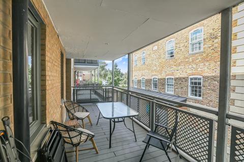 1 bedroom apartment for sale, Spring Grove, London, W4