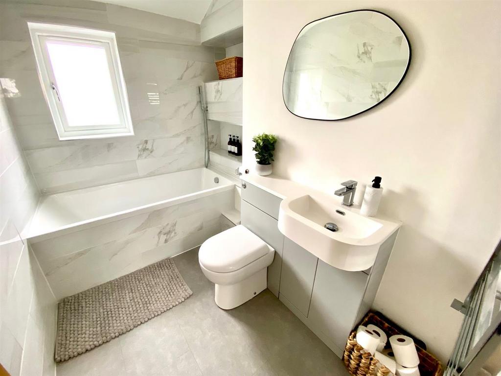 44 Broadwaters (13).jpg