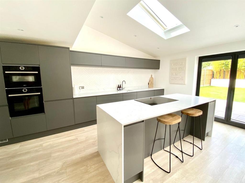 44 Broadwaters (27).jpg