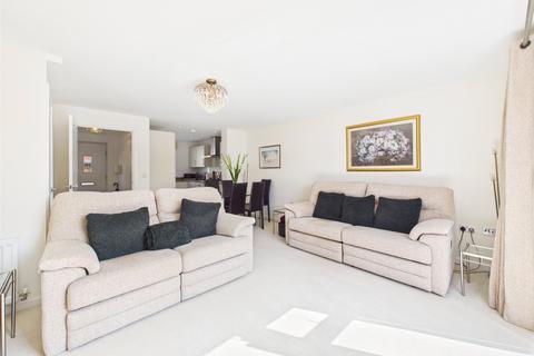 7 Bowood Drive, Brockworth, Gloucester, GL3 4UN