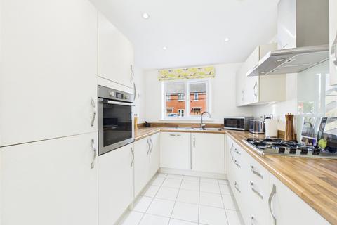 7 Bowood Drive, Brockworth, Gloucester, GL3 4UN