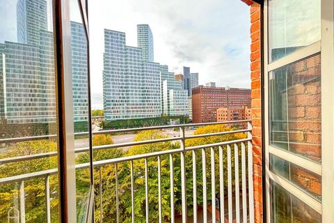 2 bedroom apartment to rent, Cambridge Mill, Manchester M1