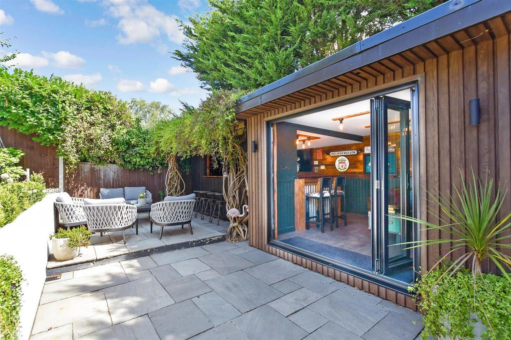 Workshop/Outbuildings