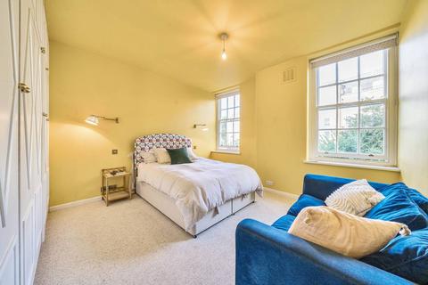 2 bedroom flat for sale, White House, Battersea Square, London, SW11