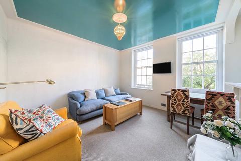 2 bedroom flat for sale, White House, Battersea Square, London, SW11