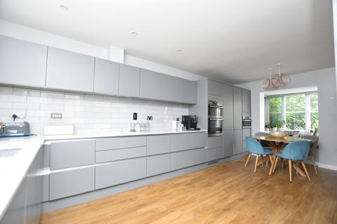 5 bedroom detached house for sale, Mountford Close, Dunmow CM6