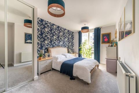 3 bedroom flat for sale, Peloton Avenue, Stratford, London, E20