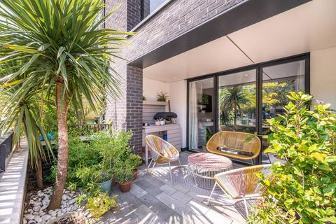 3 bedroom flat for sale, Peloton Avenue, Stratford, London, E20