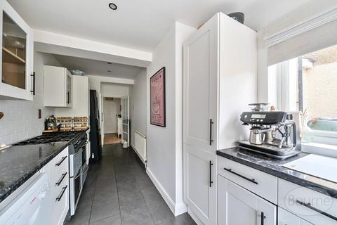 21 Rydens Way, Woking, GU22 9DD