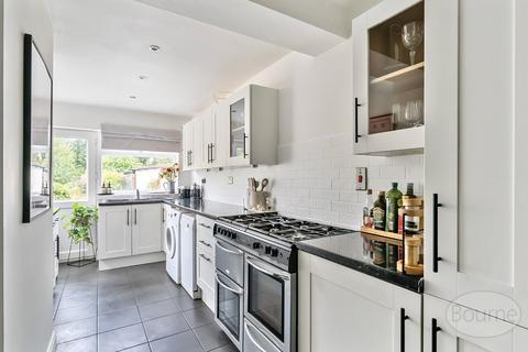 21 Rydens Way, Woking, GU22 9DD