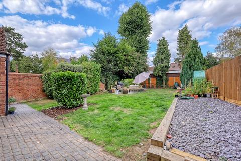 3 bedroom semi-detached house for sale, Pine Drive, Ingatestone, CM4